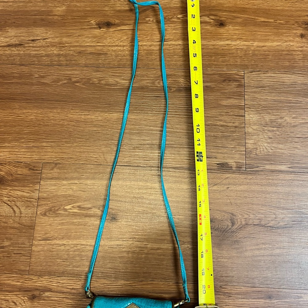 Y2K Vtg Sharif small turquoise leather textured crossbody. - Picture 9 of 9